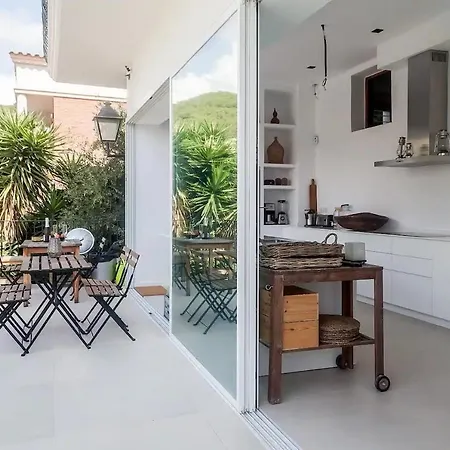 Vila Colonial. Impressive Views Of The Sea. High Design. Renovated. *