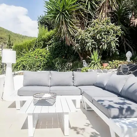 Colonial. Impressive Views Of The Sea. High Design. Renovated. *