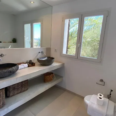 Vila Colonial. Impressive Views Of The Sea. High Design. Renovated. *