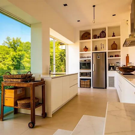 Villa Colonial. Impressive Views Of The Sea. High Design. Renovated. *