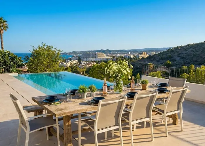 Colonial. Impressive Views Of The Sea. High Design. Renovated.