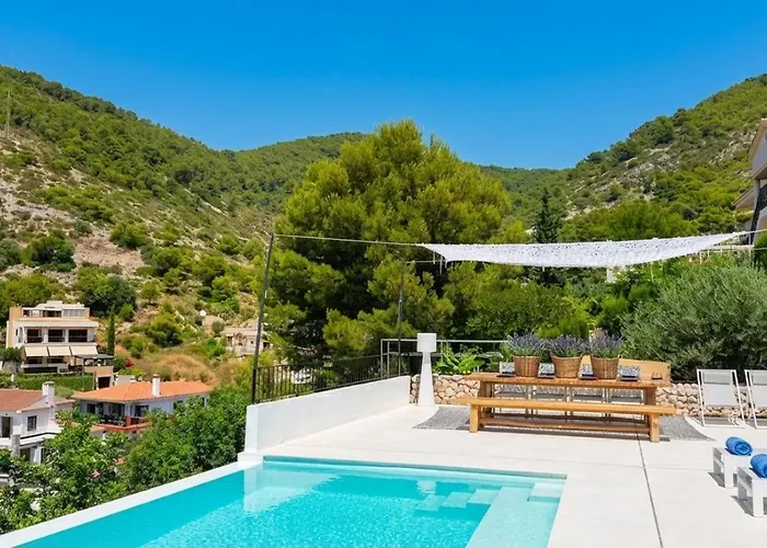 Colonial. Impressive Views Of The Sea. High Design. Renovated. *