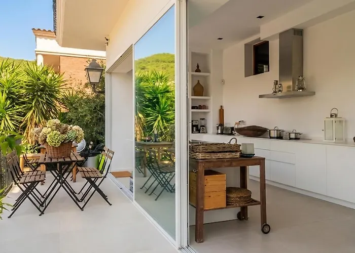 Colonial. Impressive Views Of The Sea. High Design. Renovated. Sitges