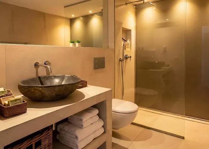 Villa Colonial. Impressive Views Of The Sea. High Design. Renovated.