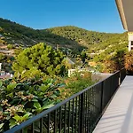 Colonial. Impressive Views Of The Sea. High Design. Renovated. *