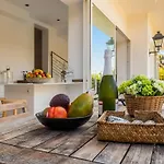 Colonial. Impressive Views Of The Sea. High Design. Renovated. Villa Sitges
