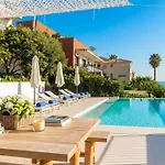 Villa Colonial. Impressive Views Of The Sea. High Design. Renovated.