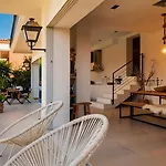 Colonial. Impressive Views Of The Sea. High Design. Renovated. Villa