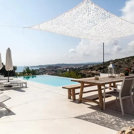 Colonial. Impressive Views Of The Sea. High Design. Renovated. Villa