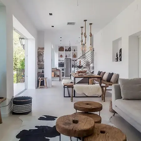 Colonial. Impressive Views Of The Sea. High Design. Renovated. Sitges