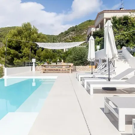 Colonial. Impressive Views Of The Sea. High Design. Renovated. Villa Sitges