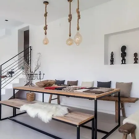 Villa Colonial. Impressive Views Of The Sea. High Design. Renovated.