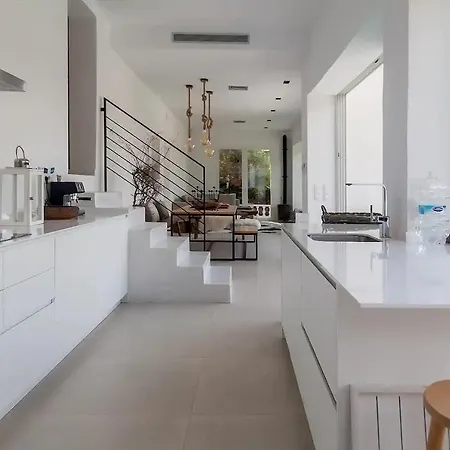 Вилла Colonial. Impressive Views Of The Sea. High Design. Renovated. Сиджес