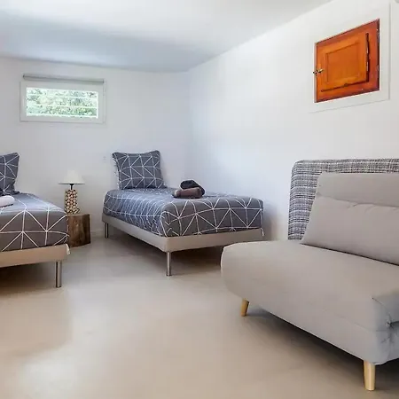 Colonial. Impressive Views Of The Sea. High Design. Renovated. Willa