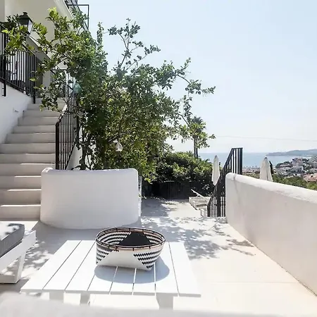 Colonial. Impressive Views Of The Sea. High Design. Renovated. Сиджес