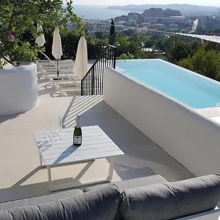 Colonial. Impressive Views Of The Sea. High Design. Renovated. Вилла Сиджес