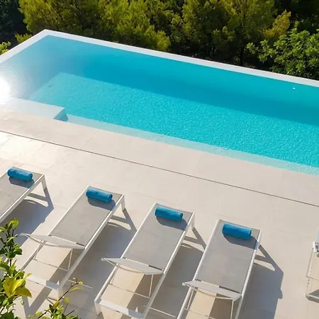 Colonial. Impressive Views Of The Sea. High Design. Renovated. Villa Sitges