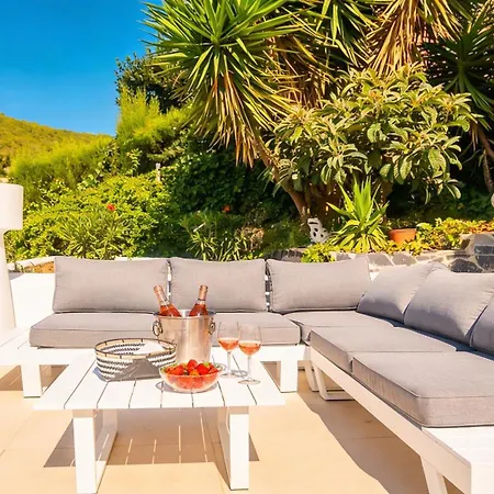 Colonial. Impressive Views Of The Sea. High Design. Renovated. Sitges