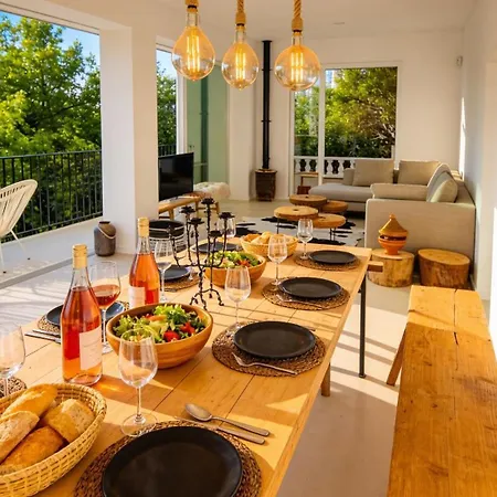 Vil·la Colonial. Impressive Views Of The Sea. High Design. Renovated.