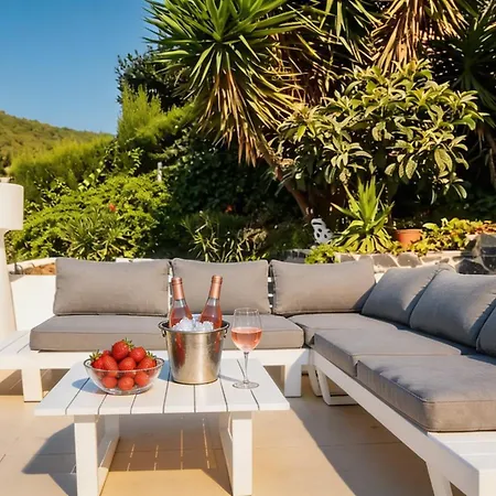 Colonial. Impressive Views Of The Sea. High Design. Renovated. Sitges