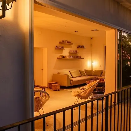 Colonial. Impressive Views Of The Sea. High Design. Renovated.