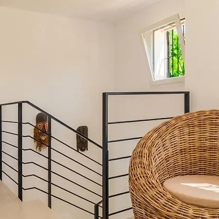 Colonial. Impressive Views Of The Sea. High Design. Renovated.