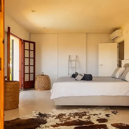 Colonial. Impressive Views Of The Sea. High Design. Renovated.