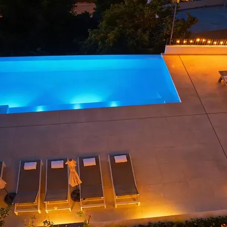 Colonial. Impressive Views Of The Sea. High Design. Renovated. Villa *