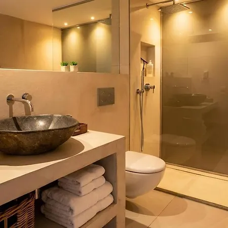 Villa Colonial. Impressive Views Of The Sea. High Design. Renovated.