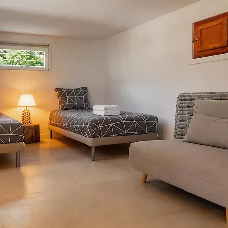 Colonial. Impressive Views Of The Sea. High Design. Renovated. Villa