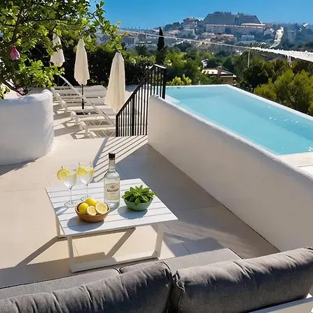 Colonial. Impressive Views Of The Sea. High Design. Renovated. Sitges