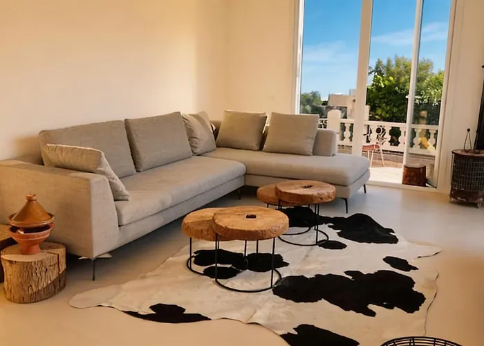 Colonial. Impressive Views Of The Sea. High Design. Renovated. Villa