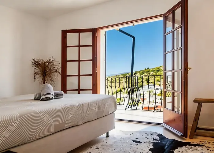 Colonial. Impressive Views Of The Sea. High Design. Renovated. Villa