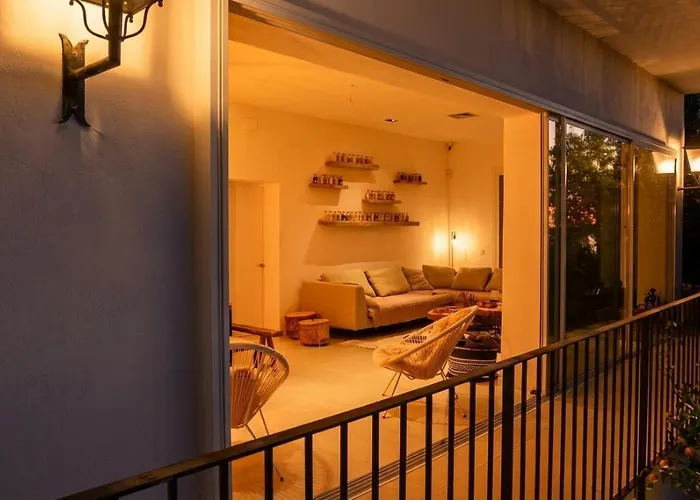 Colonial. Impressive Views Of The Sea. High Design. Renovated.