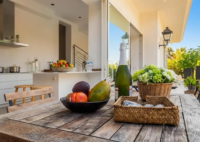 Colonial. Impressive Views Of The Sea. High Design. Renovated. Villa Sitges