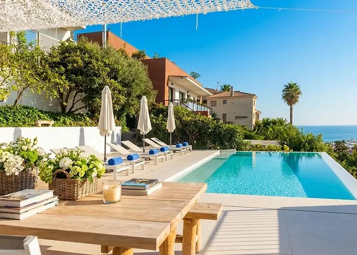 Villa Colonial. Impressive Views Of The Sea. High Design. Renovated.