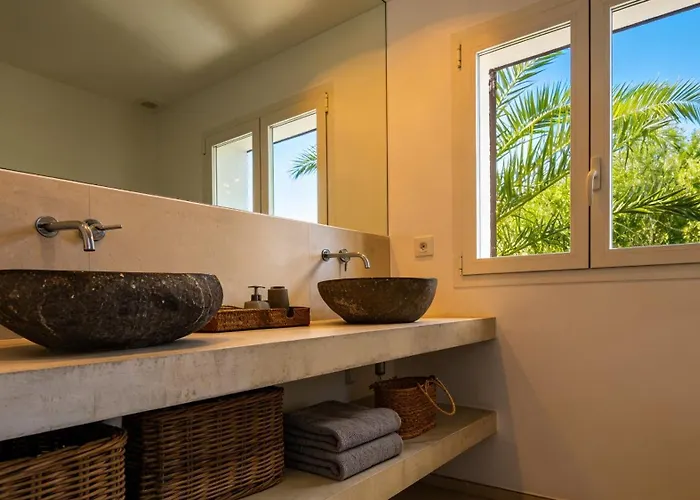 Villa Colonial. Impressive Views Of The Sea. High Design. Renovated.