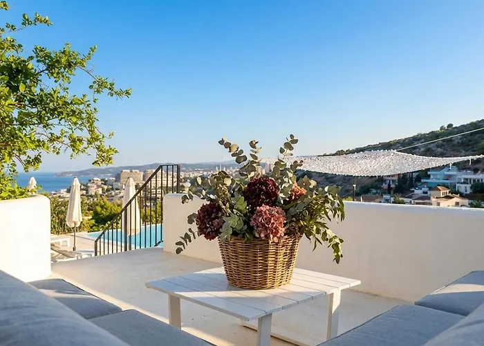 Colonial. Impressive Views Of The Sea. High Design. Renovated. Sitges